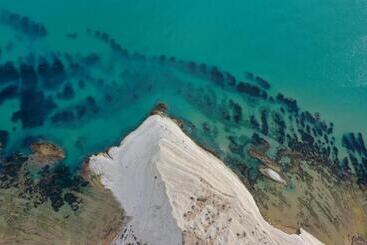 تختخواب و صبحانه Calua Experience View