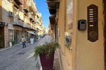 تختخواب و صبحانه Calua Experience View