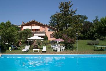 مبيت وإفطار Villa Il Noce