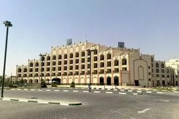 Отель Al Ain Rotana