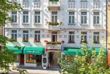 Residence St. Andrew's Palace