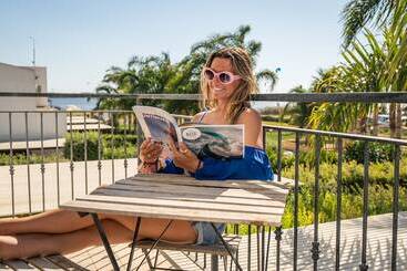 مسافرخانه Prokite Alby Rondina Resort