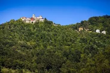 Maaseutuhotelli Casteldelpiano Agriturismo & Cantina