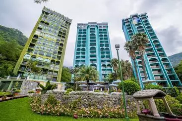 هتل La Riviera De Atitlan