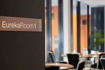 Отель Mercure Melbourne Southbank