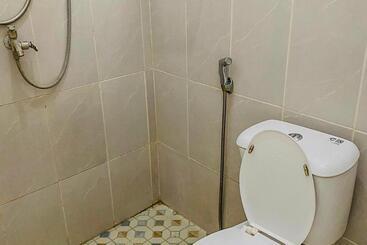 Hotel Reddoorz Syariah Near Universitas Muhammadiyah Jember