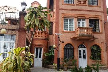 هتل Relais De La Haute Ville Tana