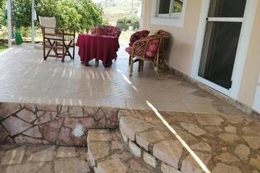 פנסיון Vila Panorama Ksamil