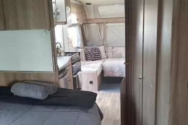 Bed & Breakfast Caravan Glamping Accommodation