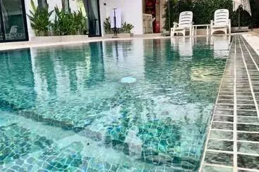 هتل Raing Phnom Bungalow