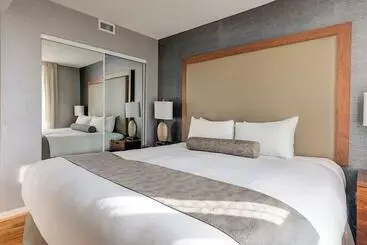 Carmana Hotel & Suites