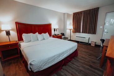 Hotel Lamplighter Inn And Suites  North