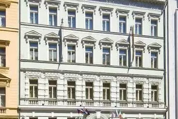 Отель Raffaello Prague