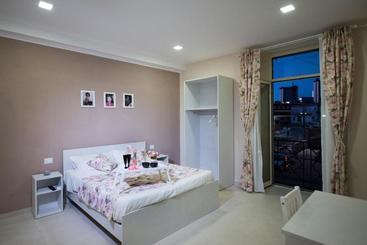 تختخواب و صبحانه Cammaroomì