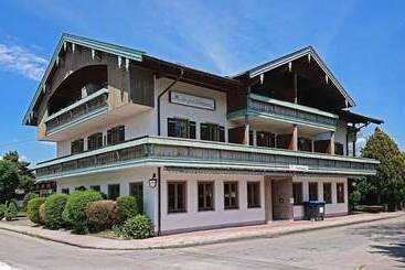 Hotel Das Gästehaus Unt  Am See
