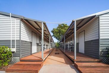 Hotel Latitude20 Roebourne Village