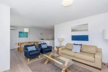 One The Esplanade Apartments On Surfers Paradise