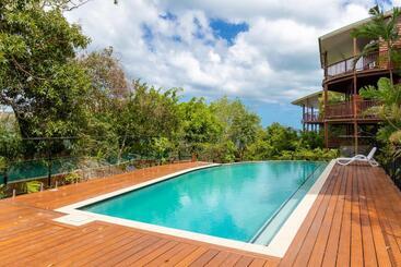 Casuarina Cove Apartments