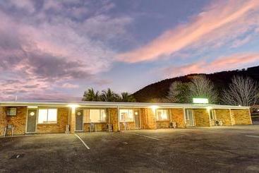 Отель Laurieton