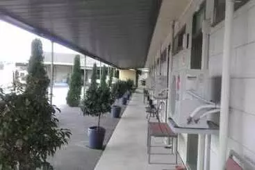 Donald Riverside Motel