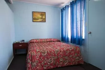 Artesian Motor Inn Under New Management Rams Motel