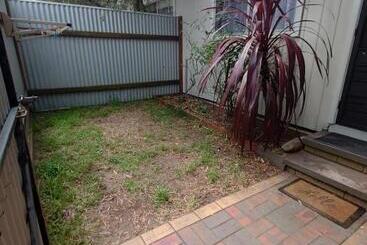 מלון דירות Top Of The Lake Holiday Units