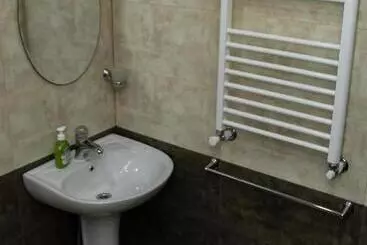 Bee Lucky Hostel And Tours