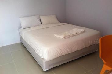 호텔 Oyo 894 Pakdee Resort2