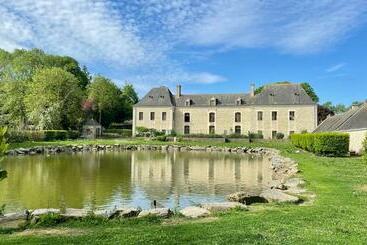 בית מלון כפרי Chateau Du Bu