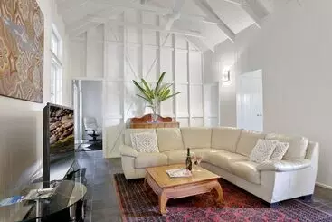 Hotel Port Douglas Cottage & Lodge