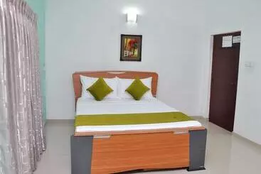 هتل Chrish Residence