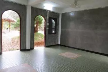 Hotel River Garden 888