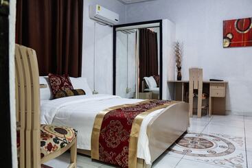 Hill View Hotel Mccarthy Hills