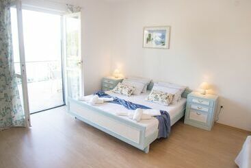 膳宿费 Villa Marin