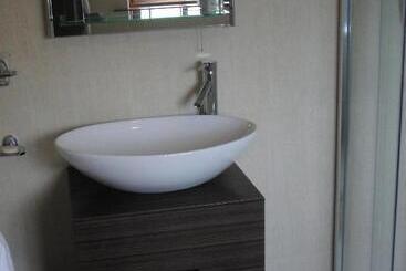 Bed & Breakfast Woodlands House