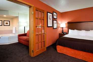 בית מלון כפרי Americinn By Wyndham Manitowoc