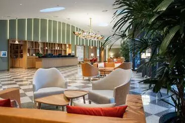 هتل Four Points By Sheraton Ljubljana Mons