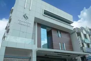 Hôtel Saradha Grande