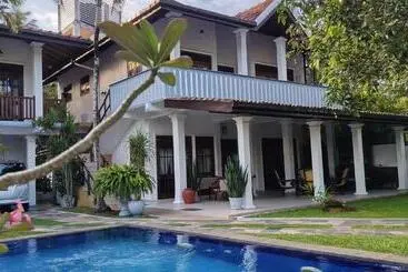 Bed and Breakfast Surf Villa