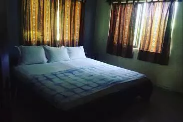 Otel Alberta's Palace Beach Resort