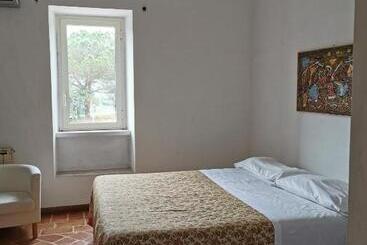 Nocleg ze śniadaniem Villa Dei Romani   Country House