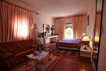 בית מלון כפרי Club Hanane