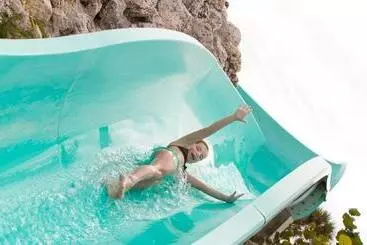 Flamingo Bay Hotel & Marina