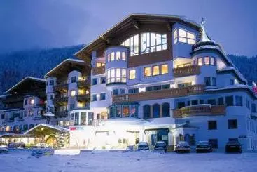 ホテル Neuhintertux