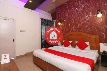 هتل Oyo 73491 Rj Villa