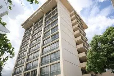 Courtleigh Hotel & Suites