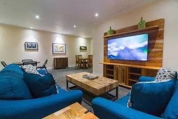 Hotell Travellers Beach Resort