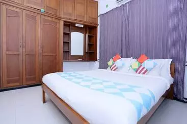 ホテル Malar Homes By Oyo