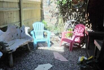 교외 호텔 Western Barn