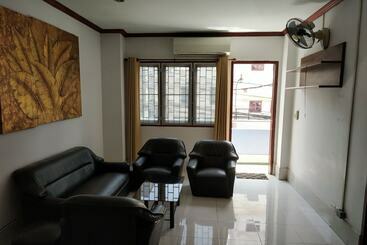 펜션 Baaris Residency & Apartment